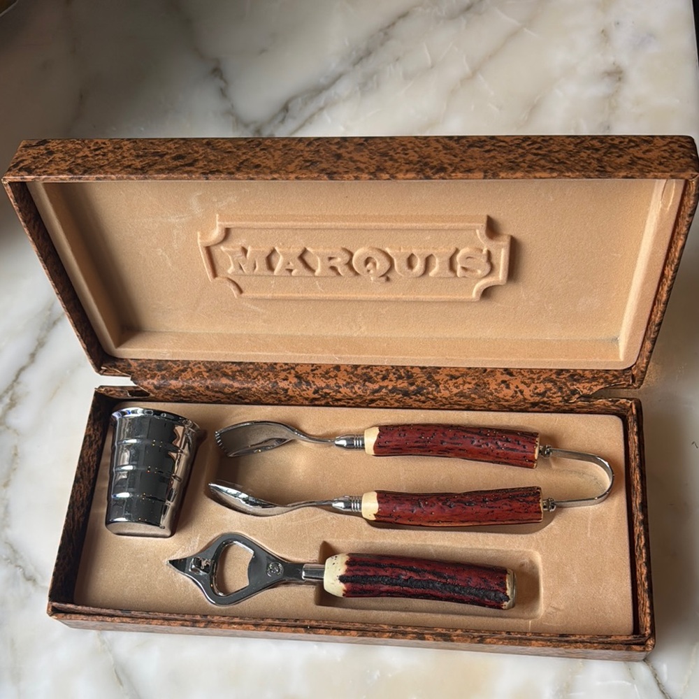 Marquise Brown and Silver Bar Shooting Set